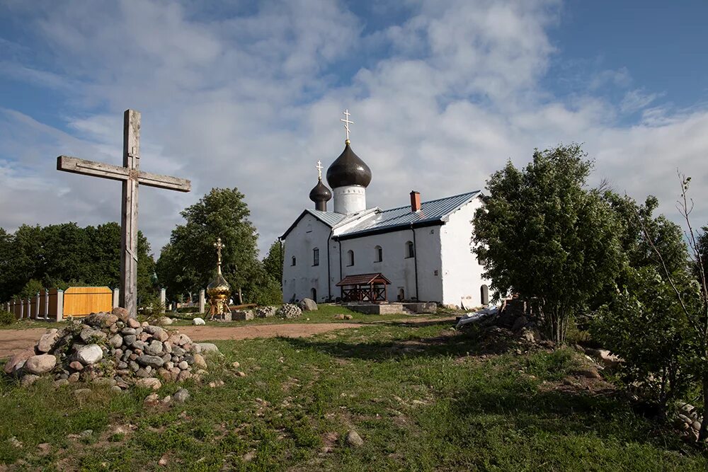 Онежский крестный монастырь на о кий. Всехсвятский скит валаамского монастыря. Николо-столпенский монастырь вышневолоцкий. Вознесенская церковь суздаль. Монастырь брянск белобережская пустынь.