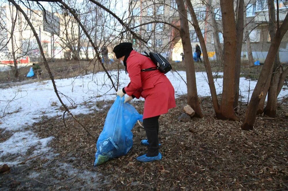 Субботник по уборке территории. Месячник по уборке и благоустройству территории. месячник по уборке территории. субботники в городе зеленодольске.