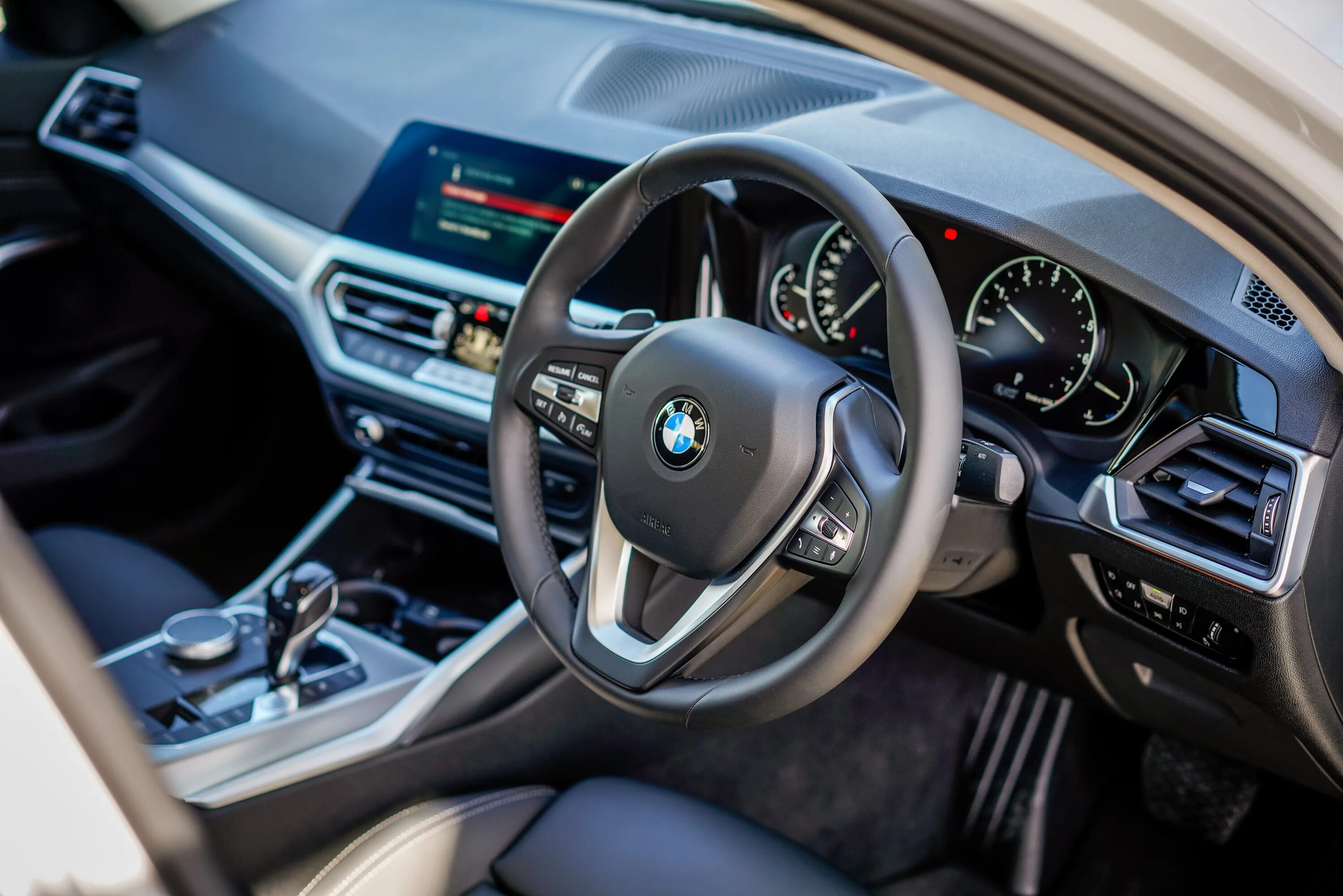 Бмв g20 320i. BMW 320i m Sport. BMW 320i m Sport g20. BMW g20 Interior. BMW 3 g20 Interior.