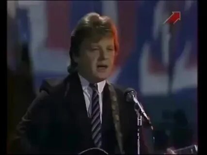 Исполнитель песни крыша