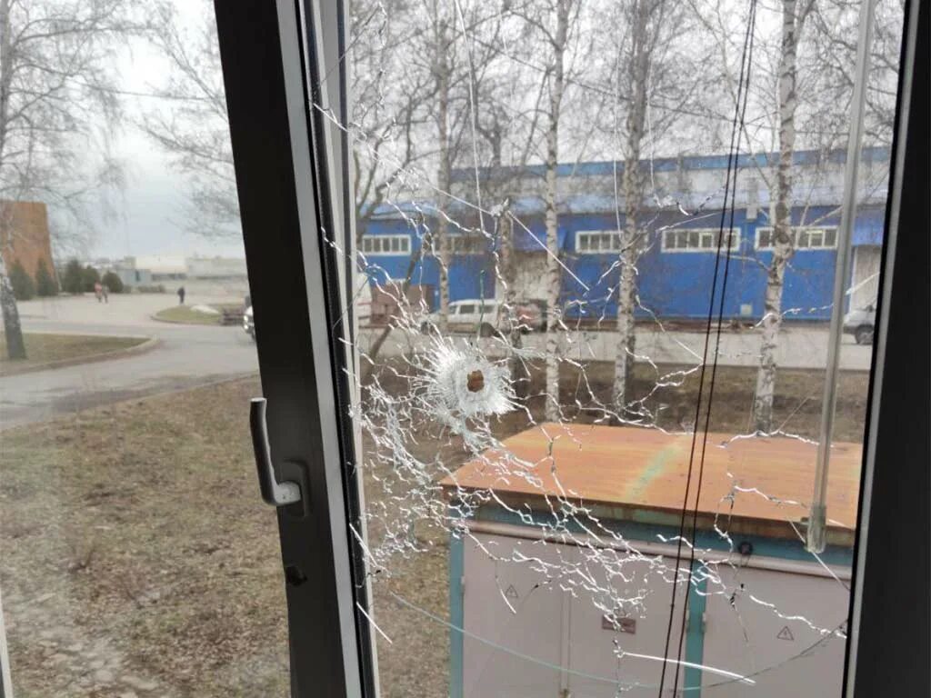 Сити молл белгород обстрел. Обстрел типографии в белгороде. украинский вертолет обстрелял белгород. обстрел белгорода 1 апреля.