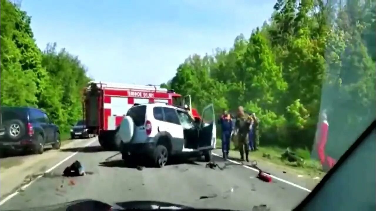 Ураган в усмани липецкой. Нарушение правил дорожного движения в городе усмань липецкая область. Липецкая область дтп в добровском районе. Усмань городской пляж липецкая область. Ураган в усмани липецкой.
