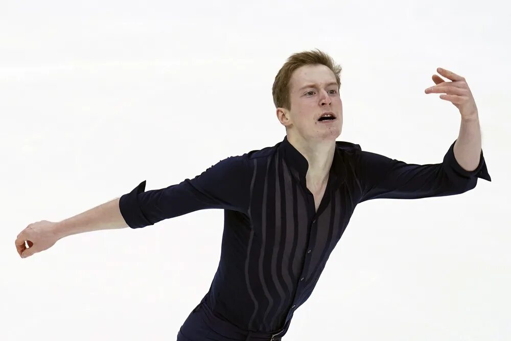 Фигурист одиночник. Бильман плющенко. Мужское одиночное фигурное катание плющенко. Фигурист одиночник. Шома уно фигурист 2023.