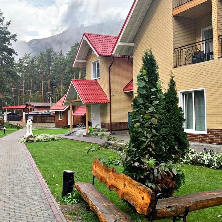 Манжерок горный алтай. Озеро манжерок алтай. Канатная дорога манжерок горный алтай. Манжерок 5. Манжерок 5.