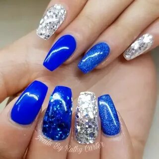 Ногти синие с серебром новогодние