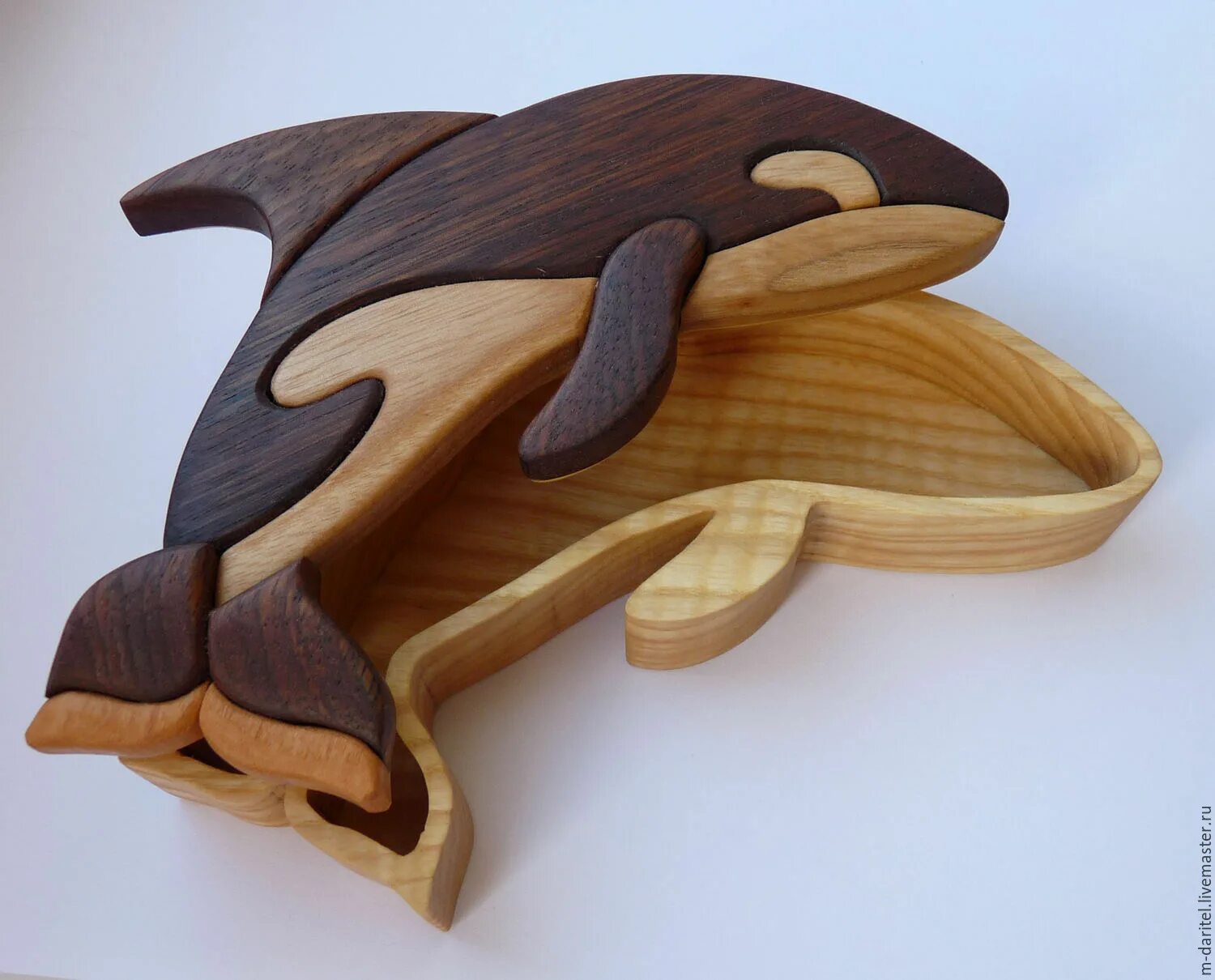 Инкрустация интарсия. Интарсия. Интарсия кролик. Деревянная мозаика интарсия рыбка. Интарсия из фанеры.