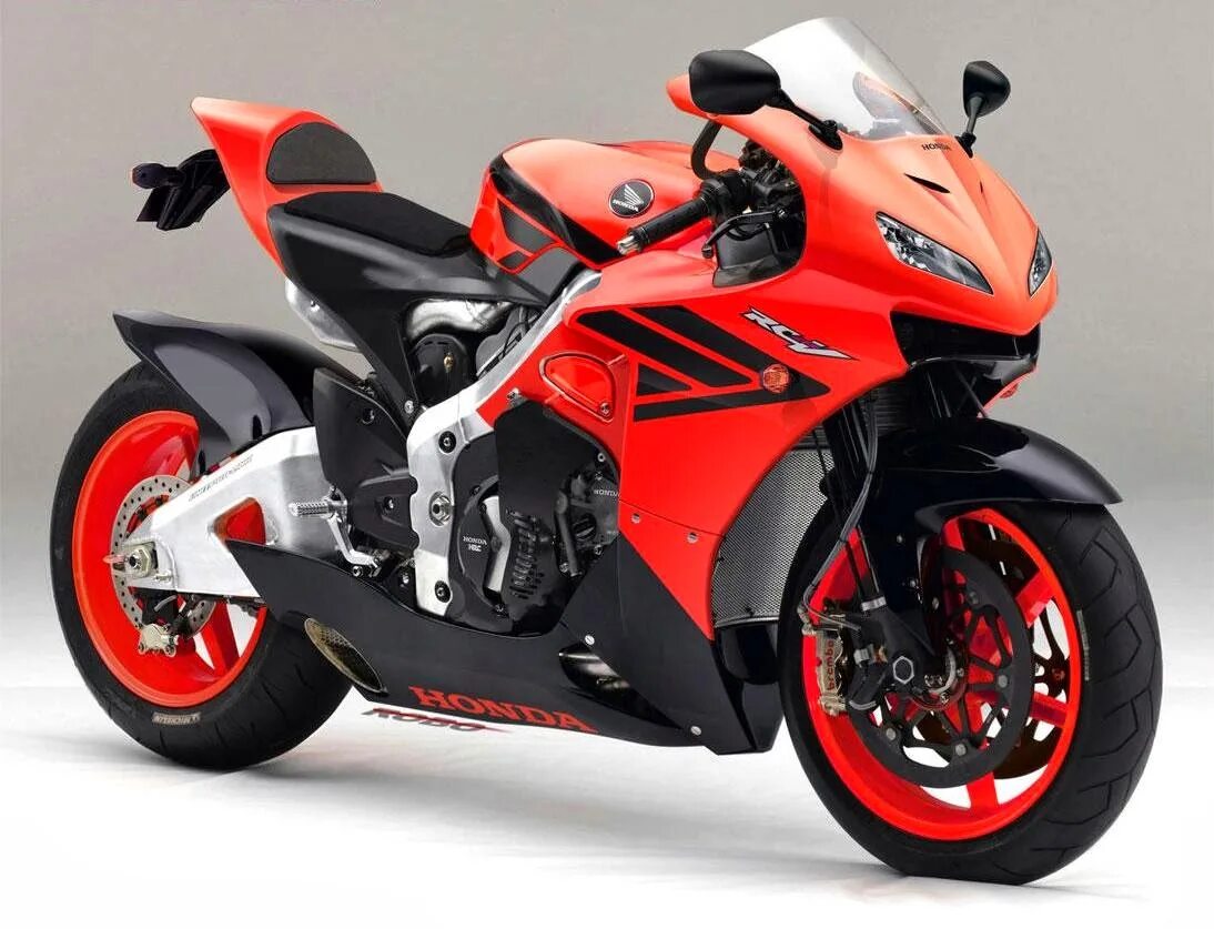 Мотоциклы. Сузуки джиксер 2012 года. Ямаха р1 2006. Спортивный мотоцикл. Ямаха р1 новая.