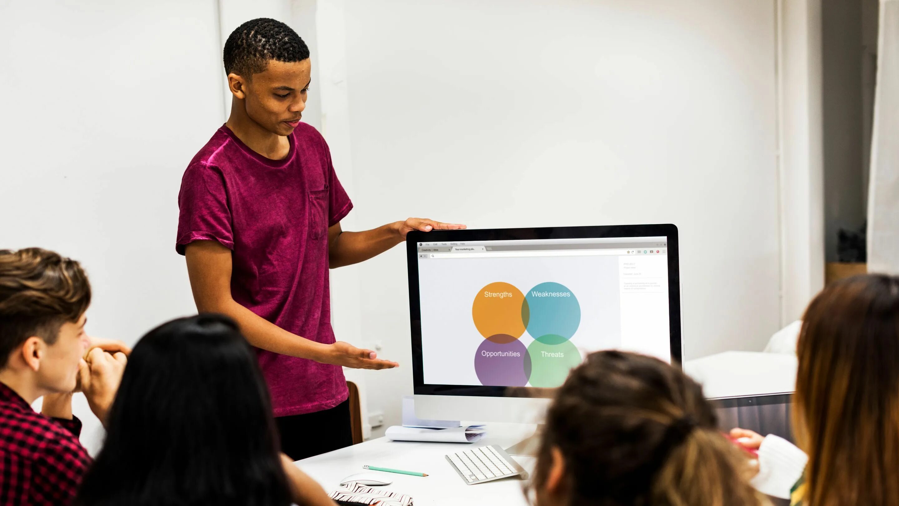 Teaching communication skills. Teacher skills. pupil presentation. communicative skills school learners. students presenting presentation.