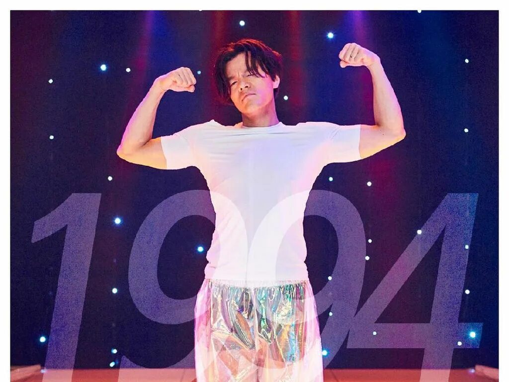 Директор джуп. Пак джинен jyp. пак джинён директор jyp. пак джинен jyp в молодости. park jin young jyp в молодости.