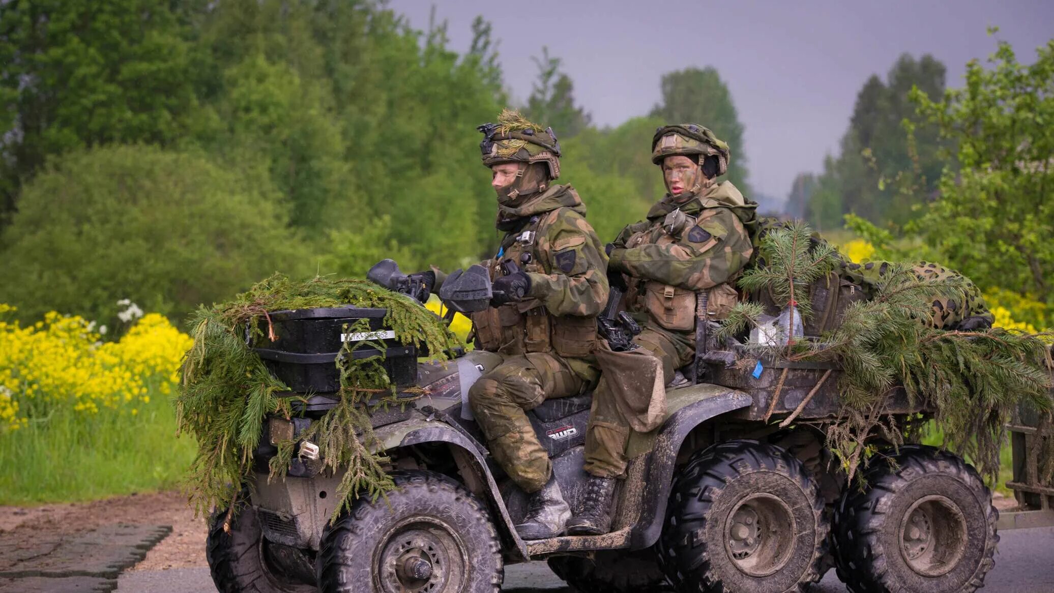 Армейский квадроцикл. Военные квадроциклы. Финские военные. Вооруженные силы Финляндии. Военный квадроцикл