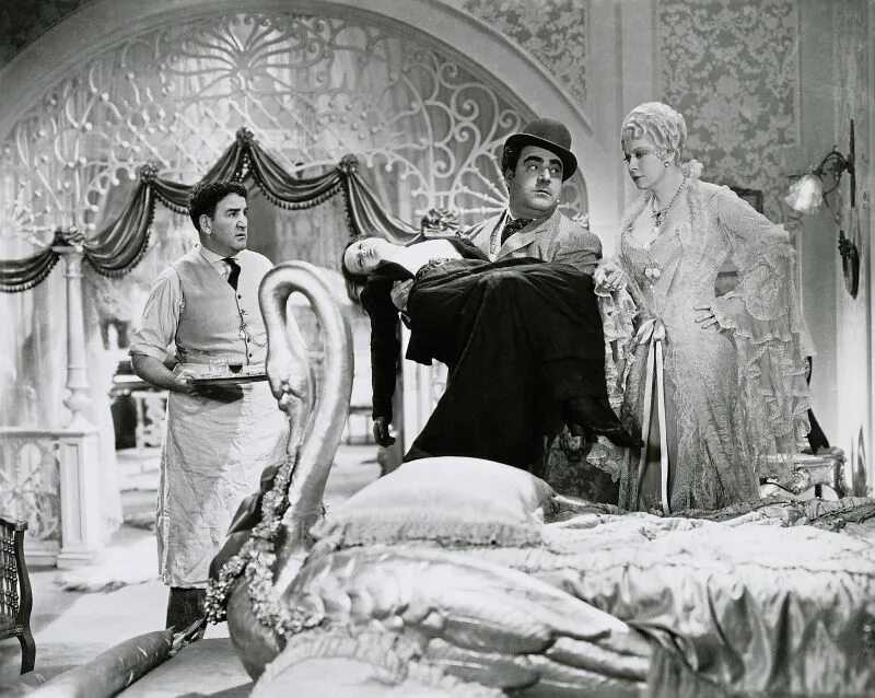 Нечестно нажитых. Она обошлась с ним нечестно 1933. she done him wrong 1933. она обошлась с ним нечестно.