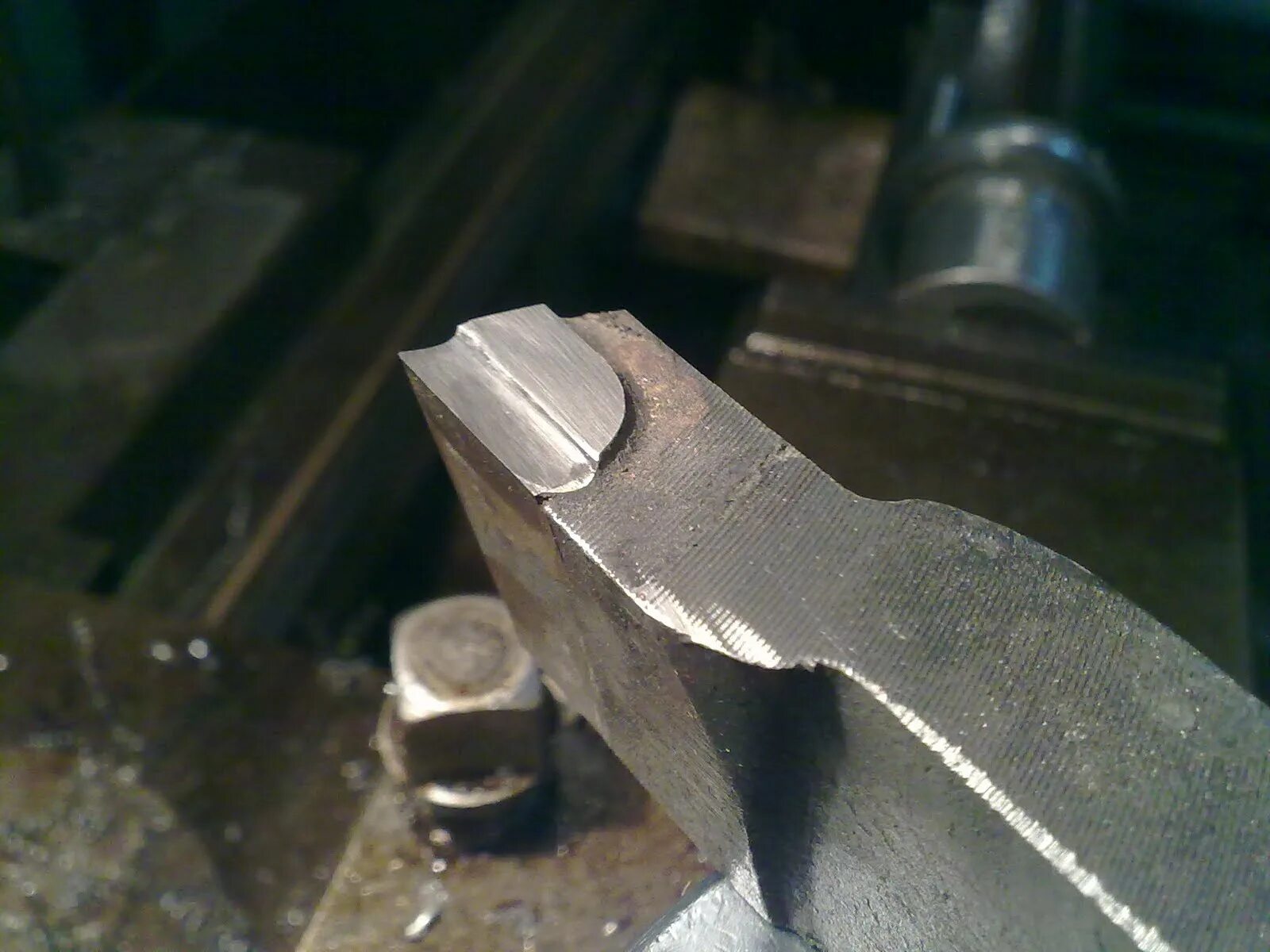 резцы токарные 31940. заточка резца токарного станка по металлу. резцы клыки премоляры моляры анатомия. как выглядит резец для токарного станка. зуб молочный резец вид сбоку.