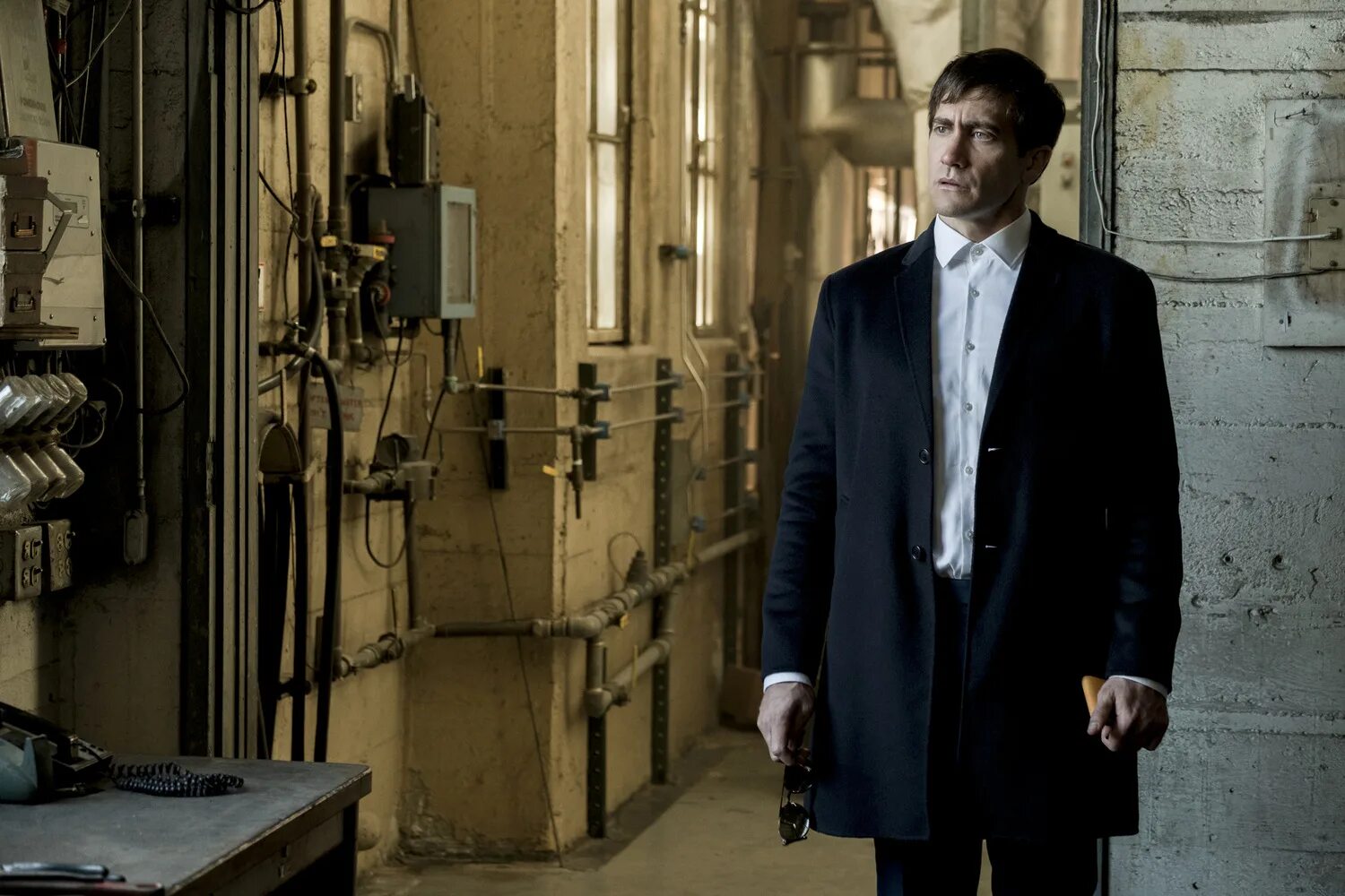 Бархатная пила трейлер. Бархатная бензопила (Velvet Buzzsaw) 2019. Velvet Buzzsaw 2019 Джейк Джилленхол. Бензопила Джейк Джилленхол.