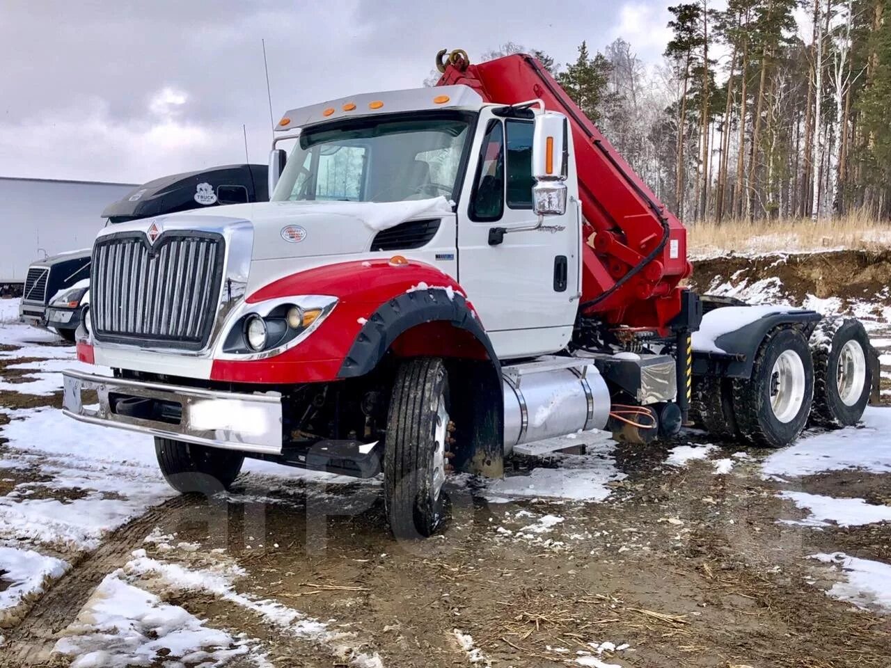 Интернационал екатеринбург. International 7600. Интернационал 7600 тягач. Самосвал International 7600. Интернационал 7600 фото.