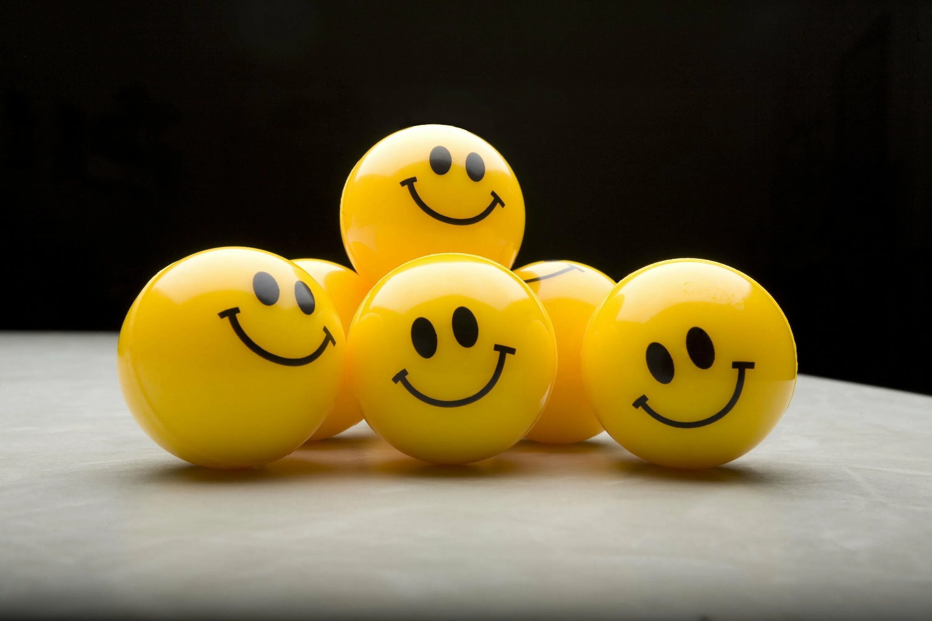 Позитивный человек. Позитивный настрой картины. Позитивный оптимизм. Красивые позитивные картинки. Улыбка радости.