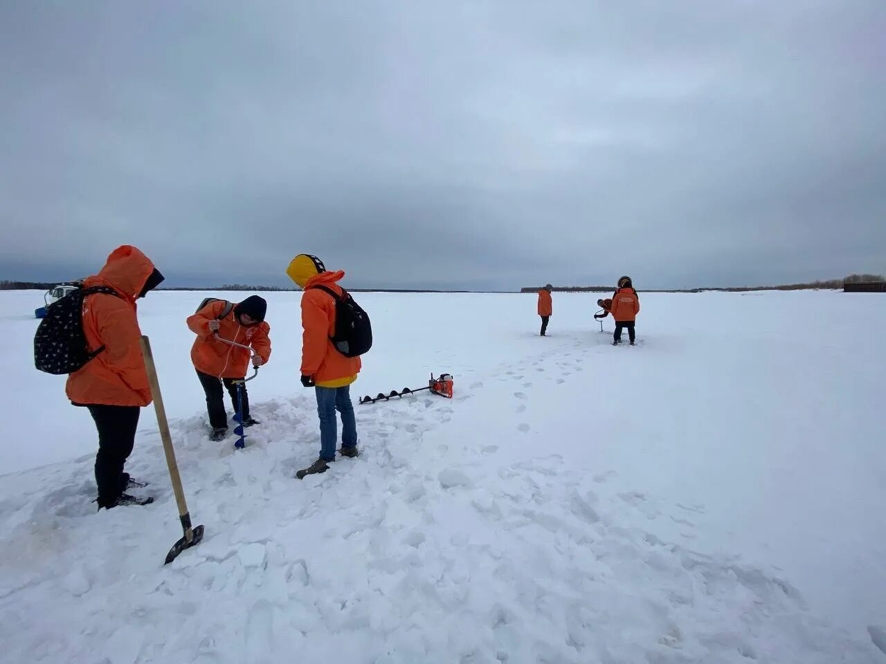 Нягань мегион. Карта ханты-мансийском ханты-мансийского автономного округа югры. Буряты на рыбалке. Скейт парк нягань. Г лангепас на карте россии.