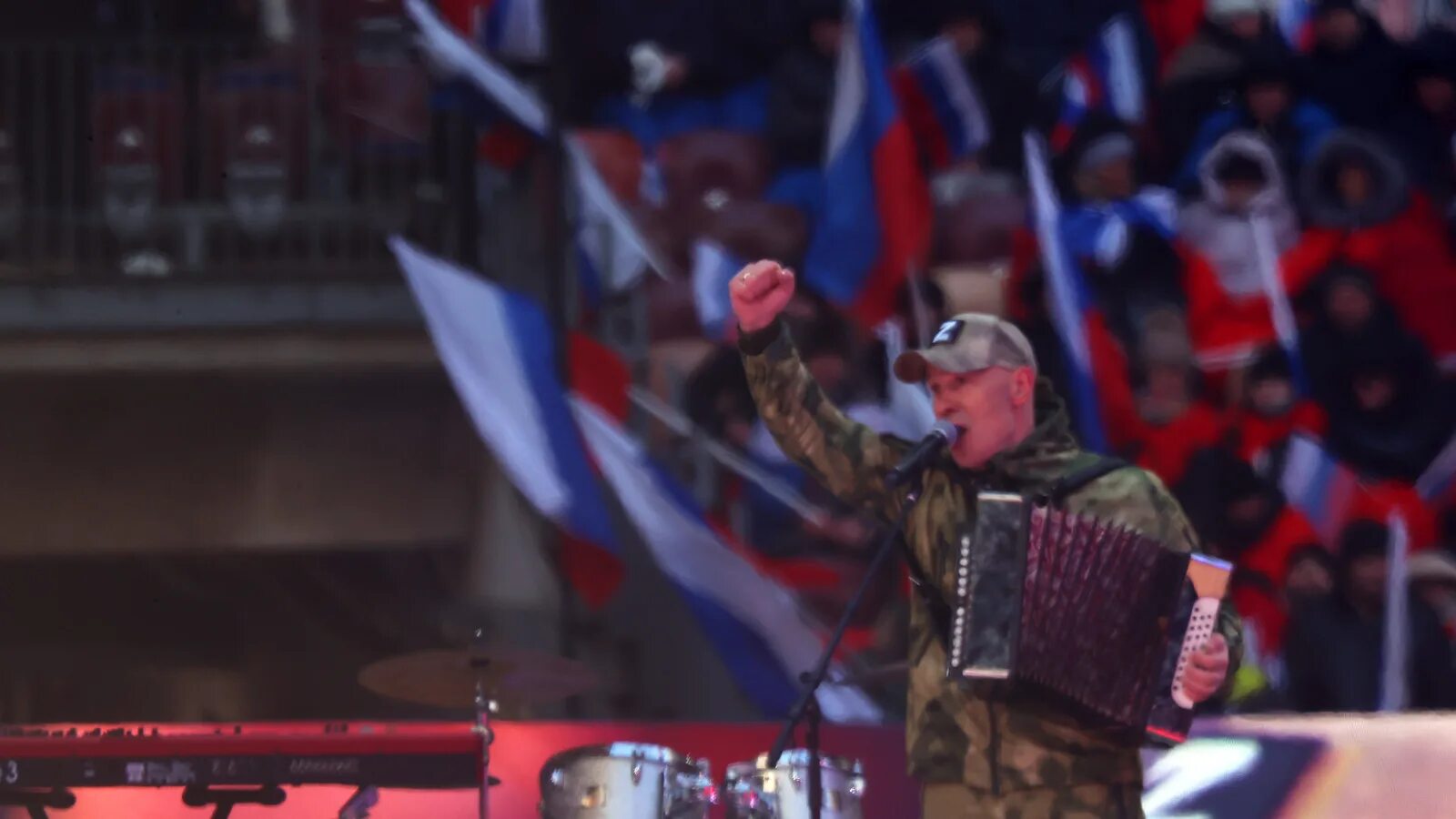 Концерт в лужниках 22 февраля. Митинг в лужниках 2023. Стадион лужники. Концерт на стадионе. Арена лужники концерт 2022.