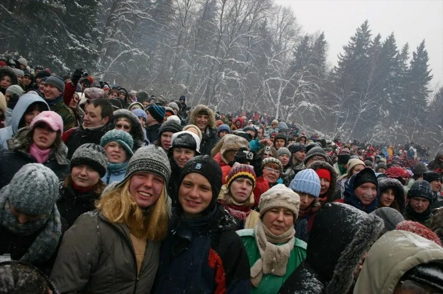 2000 года жители. Жители Ижевска. Население. Удмуртия люди. Ижевск население.