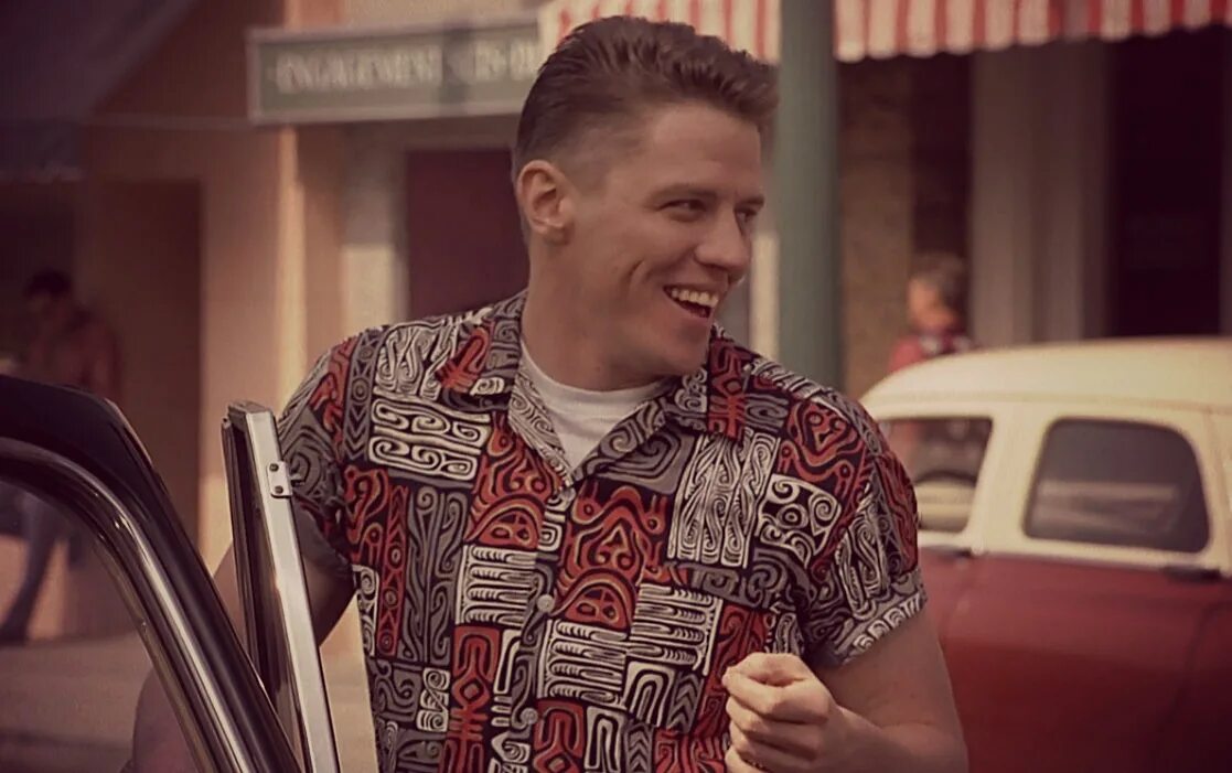 Бифф таннен актер. Биф назад в будущее. Бифф таннен 1985. Бифф таннен 2015. Бифф таннен.