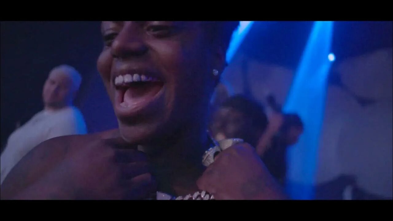 Песня because mine. Kodak black клипы. kodak black танец. because of you негр. kodak black клип про тюрьму.