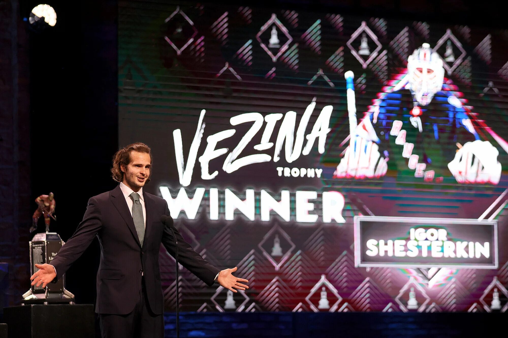 Nhl awards 2024. Шестеркин везина трофи. Тед линдсей эворд премия. Приз лучшему защитнику нхл. Кубок нхл трофи.