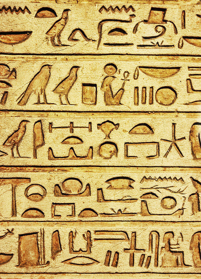 Иероглифическая письменность Египта. Египетская клинопись алфавит. Письменность в древнем Египте иероглифы клинопись Папирус. Иероглифы в древнем Египте клинопись.