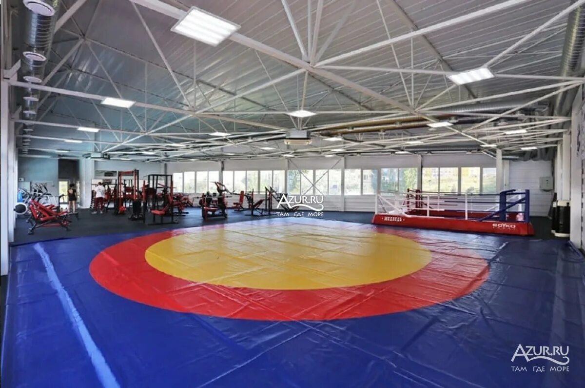 Спортзал коктебель. Спорткомплекс медведь. Спорткомплекс медведь коктебель. Спорткомплекс медведь. Спорткомплекс медведь коктебель.