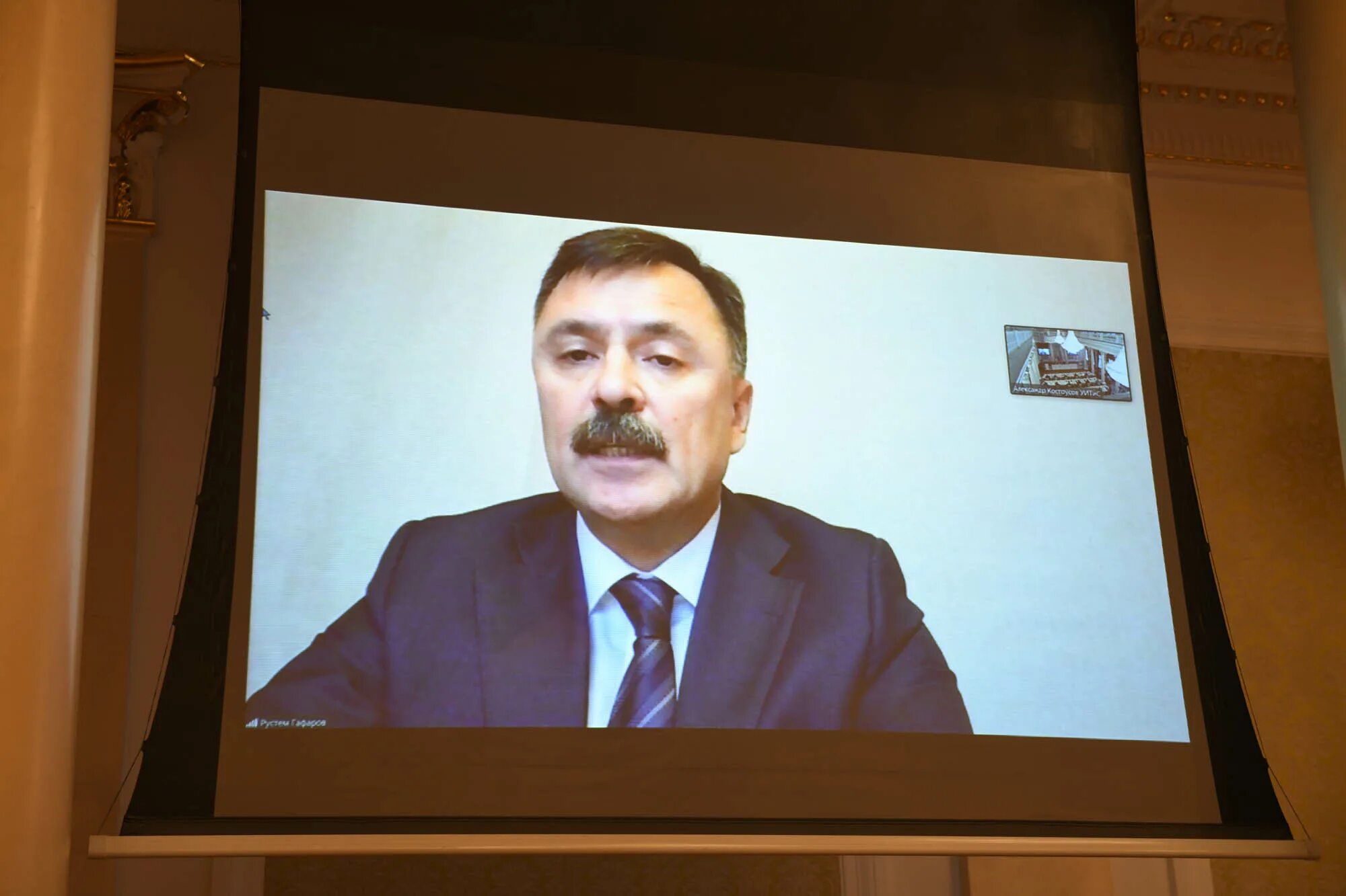 Гафаров исполком. Гафаров исполком казань. рустем гафаров казань исполком. руководитель исполкома города рустем гафаров.. гафаров администрация казань.