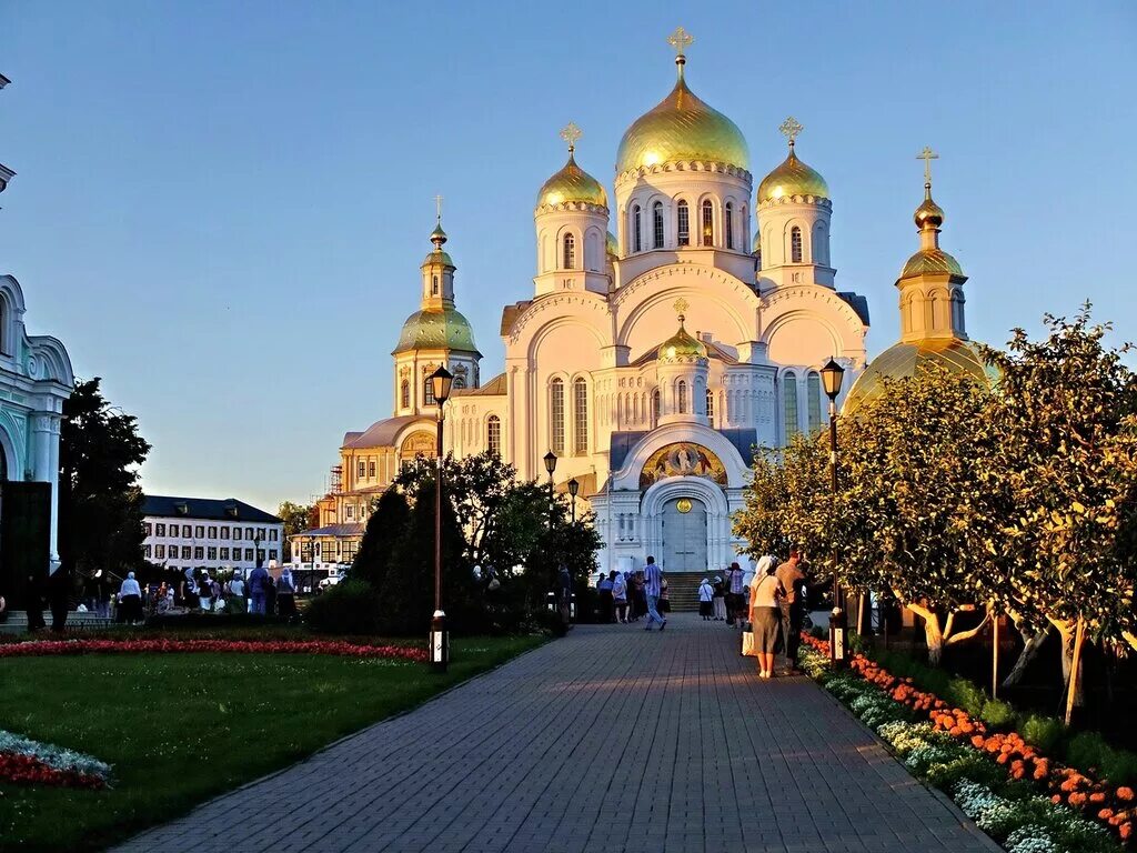 Свято-Троицкий Серафимо-Дивеевский монастырь. Дивное Дивеево монастырь. Как называются святые места