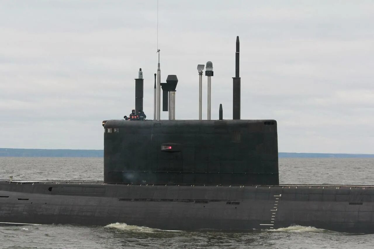 Подводные лодки в балтийском море. Подводная лодка 636 варшавянка. подлодка варшавянка 636.3. подводные лодки проекта 636 «варшавянка». дизель-электрическая подводная лодка варшавянка.