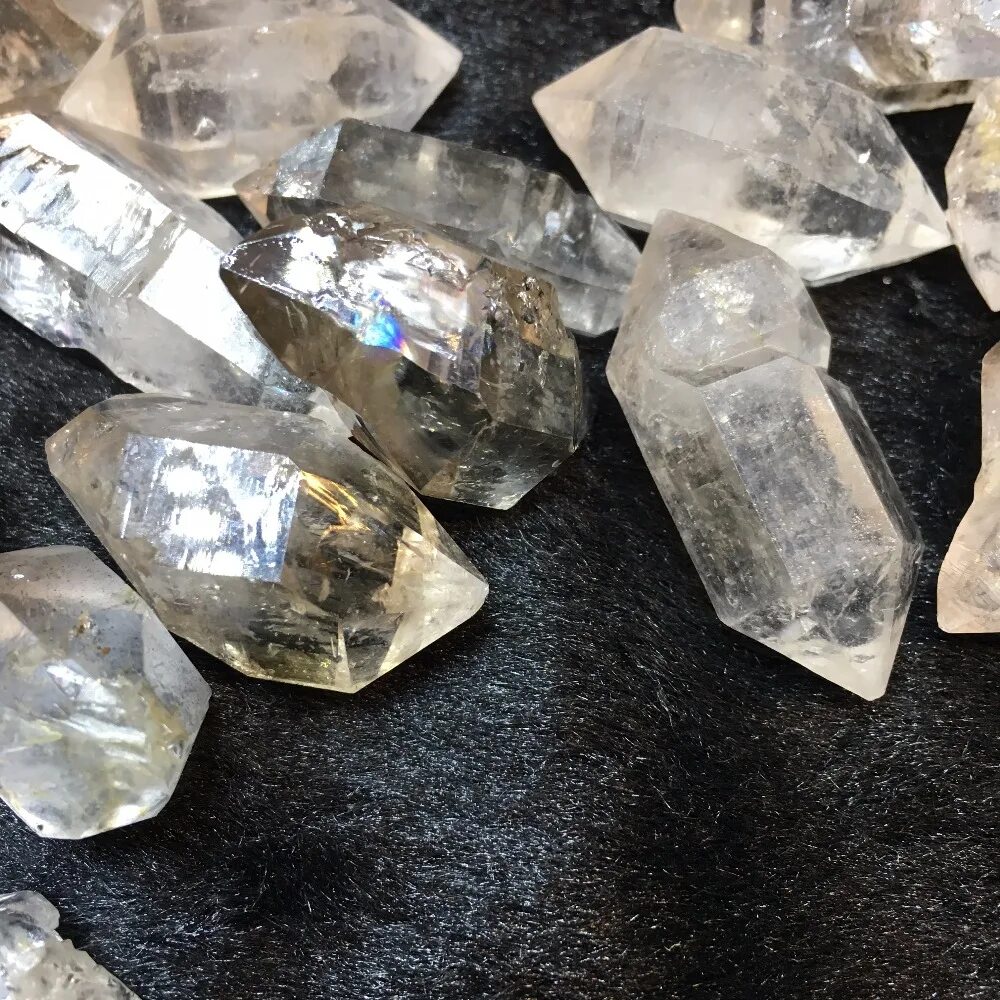 Алмаз херкимера. Природный неограненный Алмаз. Алмаз камень натуральный. Природные бриллианты купить