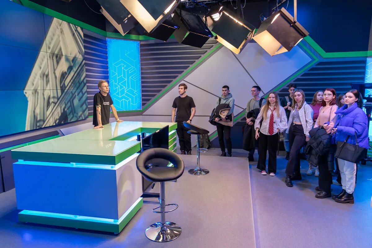 Вице премьер приехал на телестудию егэ