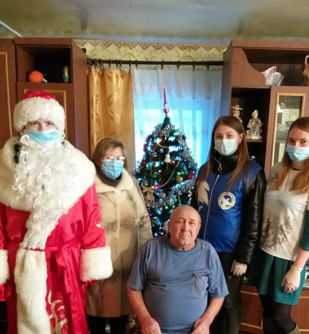 Пожелание ветерану с новым годом. С новым годом ветеран акция единой россии. Новый год на службе. С новым годом ветеран. С новым годом ветераны труда.