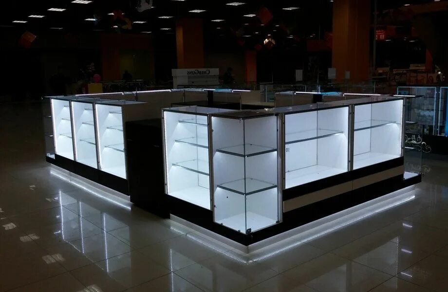 Прилавок островок. Витрина островок. Островной прилавок. Торговое оборудование островок. Витрина островная.