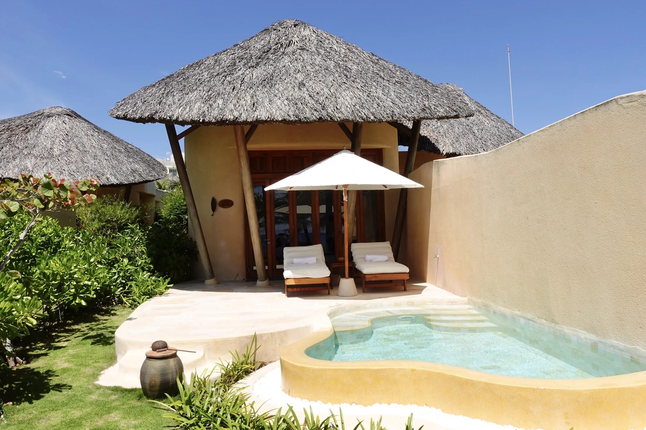 Ana mandara cam ranh resort. Ananda resort вьетнам. ana mandara cam ranh 5*. movenpick resort cam ranh 5*.