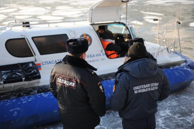 Регистрация водного транспорта. Полиция на водном транспорте Москва. ЛО МВД на водном транспорте. Сотрудники полиции на водном транспорте. СПБ ЛО МВД России на водном транспорте.