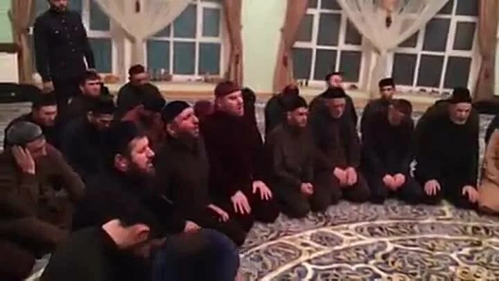 Зикр назмаш. Назманаш на чеченском. Зикр назмаш. Назманаш мату ваха. Юнус шали назма.