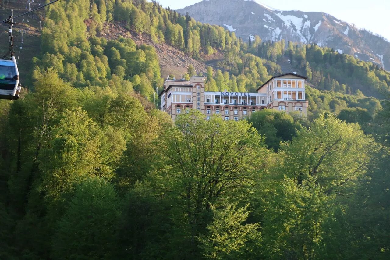 Новотель резорт поляна. Новотель резорт красная поляна сочи. novotel resort krasnaya polyana sochi 5. новотель красная поляна 960. новотель 5 красная поляна.