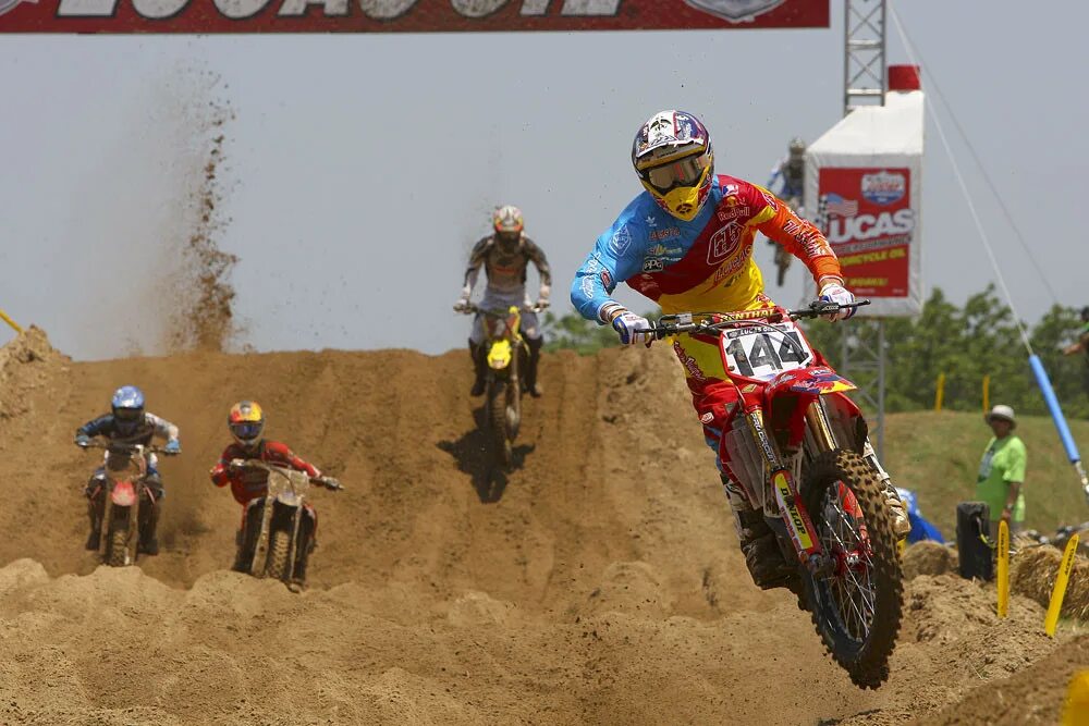 Мотокроссинг. Ама мотокросс. Chase sexton mx poster. Мотокросс лучшие гонщики. Эли томак.
