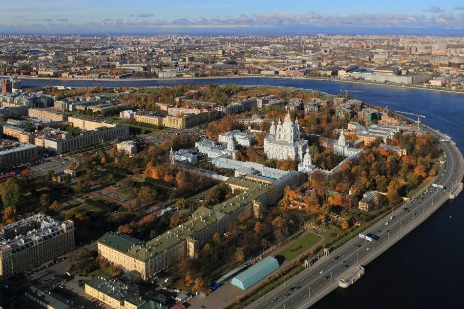 Что видна в санкт петербурге. Санкт-Петербург Смольный вид сверху. Смольный институт в Санкт-Петербурге вид сверху. СПБ, Смольный монастырь район вид сверху.