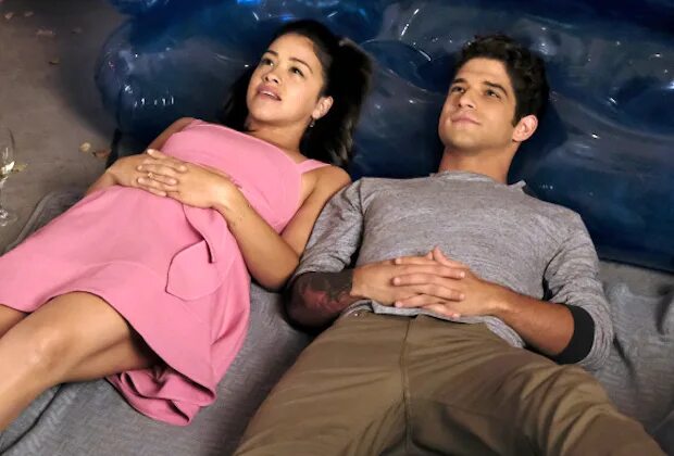 Jane the Virgin Tyler Posey. Джон пози с женой.