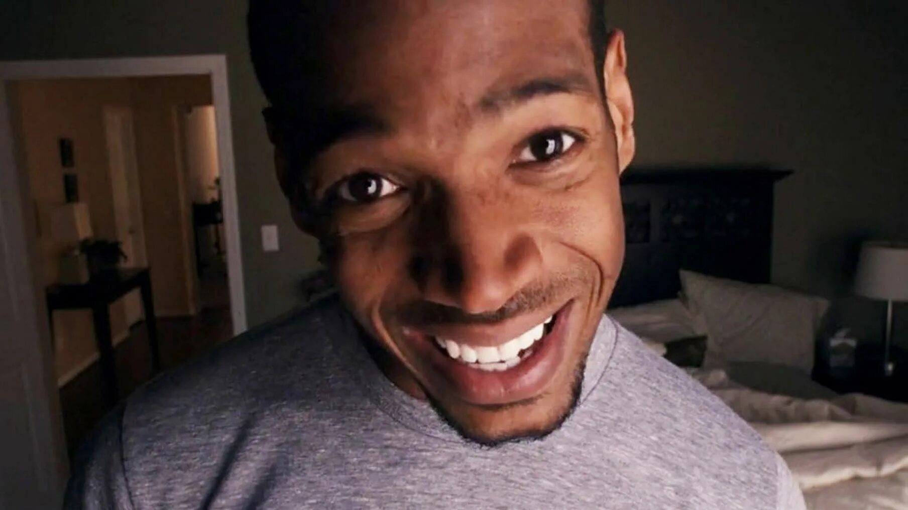 Жом с паранормальным явлением. Марлон уэйанс дом с паранормальными явлениями 2. Джейми прессли в фильме дом с паранормальными. Дом с паранормальными явлениями. Дом с паранормальными явлениями фильм 2013.