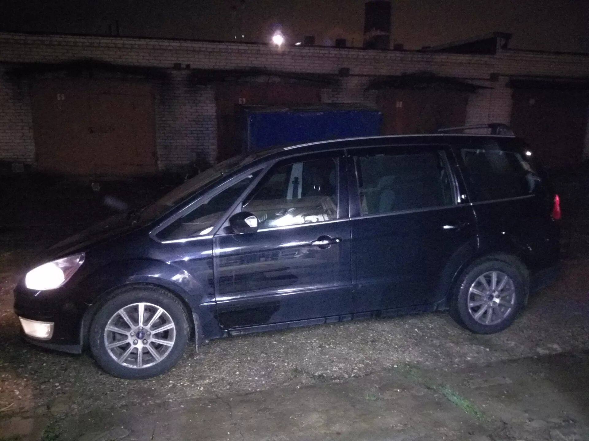 Диск на форд галакси. Форд галакси 2009. Форд галакси 1998. Ford galaxy 2 tuning. Форд галакси 2001.