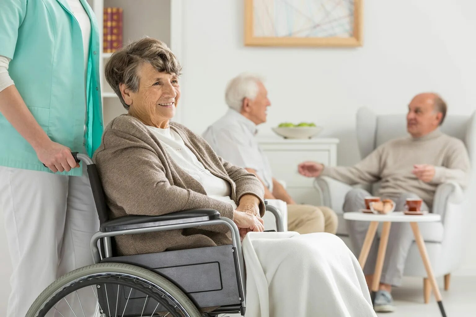 Кто может ухаживать за инвалидом. Пенсионер инвалид. Дом престарелых. Пожилые люди и инвалиды. Пансионат для пожилых людей.