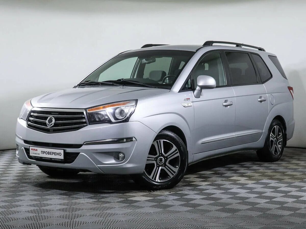 Саньенг ставик купить. SSANGYONG минивэн Stavic. ССАНГЙОНГ Ставик 2014. SSANGYONG Stavic 2013. SSANGYONG Stavic i 2017 г.