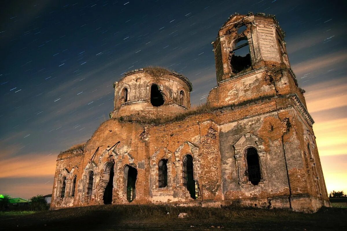 Ветхая церковь. Старый храм внутри. Христос воскресе оптина пустынь. Урочище богоденово. Старая церковь.