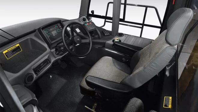 Белаз 7555 салон. Кабина белаз 75131. Белаз 7555 кабина. Приборная панель белаз 75131. Кабина карьерного самосвала.