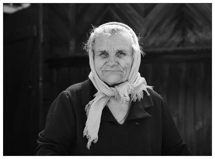 Grannies 18. Бабушка Автор. Профессиональный снимок бабушки. Бабка картинка. Художественное фото Старая злая