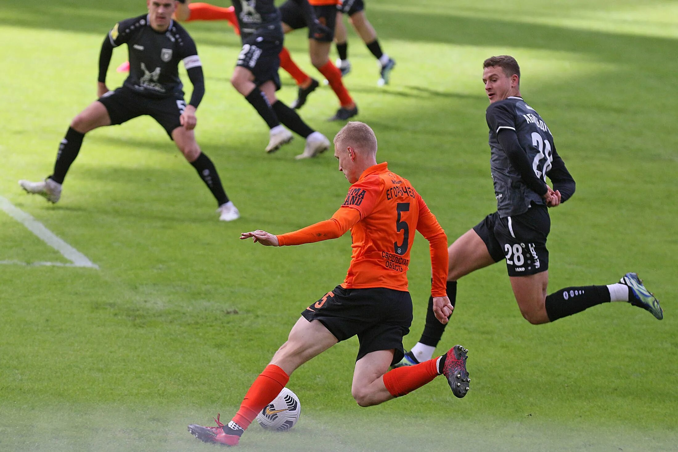 Рубин каменск-уральский медицинский центр. Рубин 2 урал 2. Урал 13. Медцентр рубин каменск уральский. Рубин минерал излом.