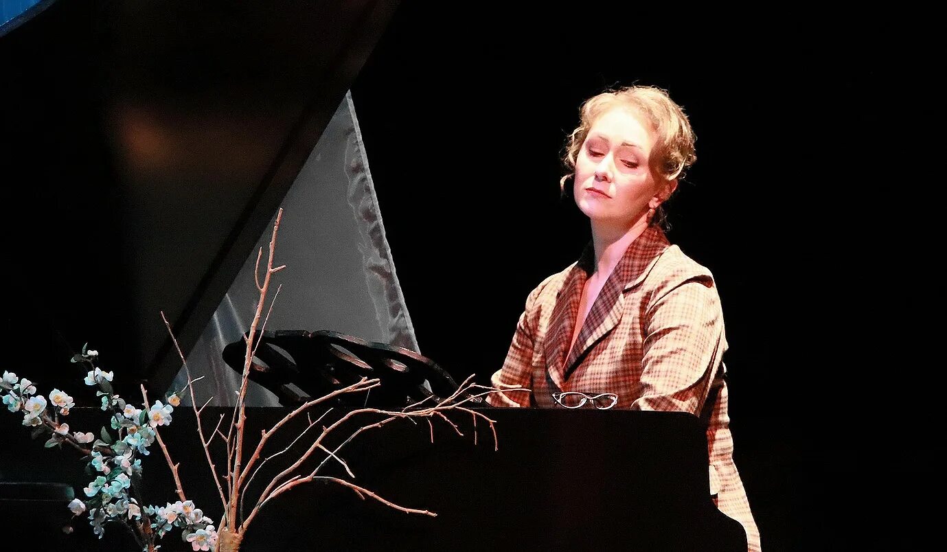 татьяна кравченко сирена и виктория. спектакль сирены. сирена и виктория спектакль. сирена и виктория спектакль. спектакль сирена и виктория с железняк.